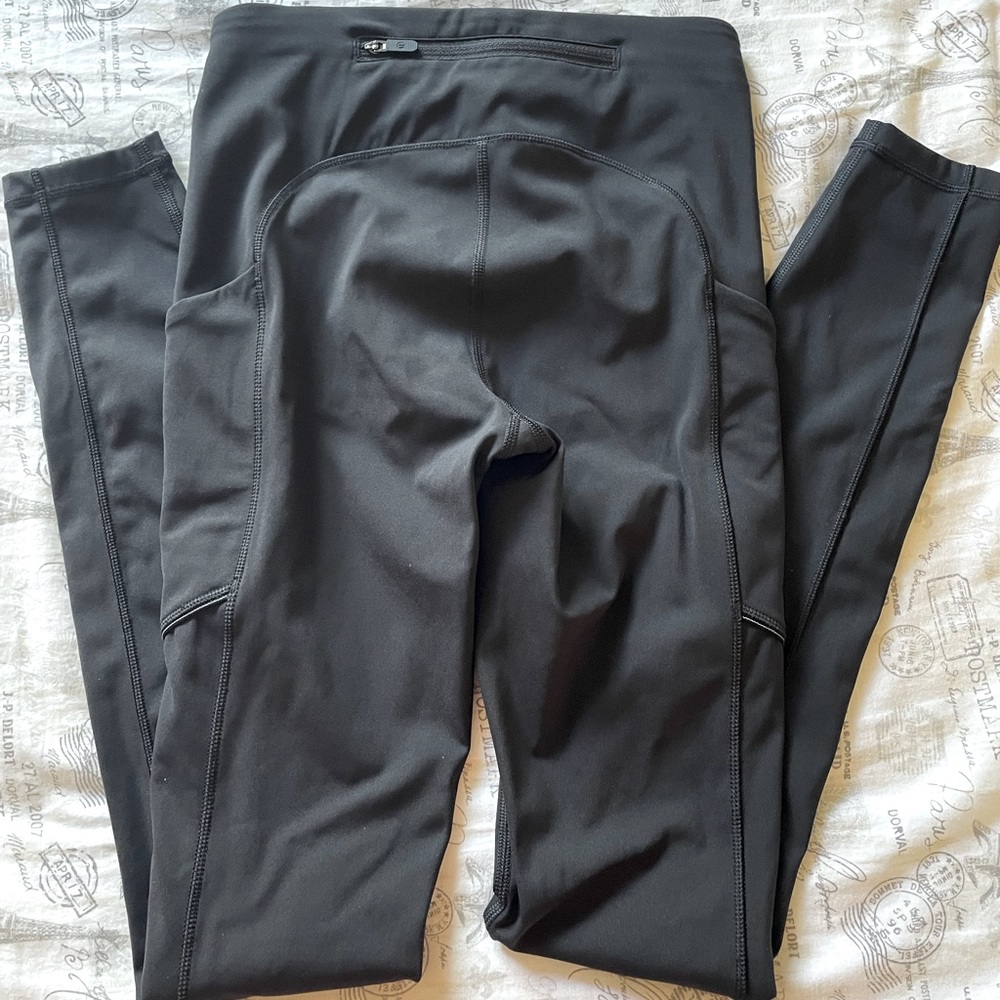 Lululemon leggings w/ Pockets